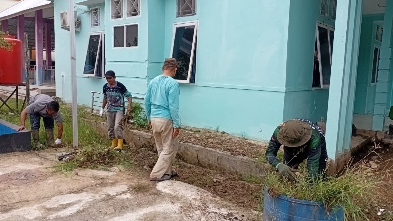 Gotong Royong Desa Wayau