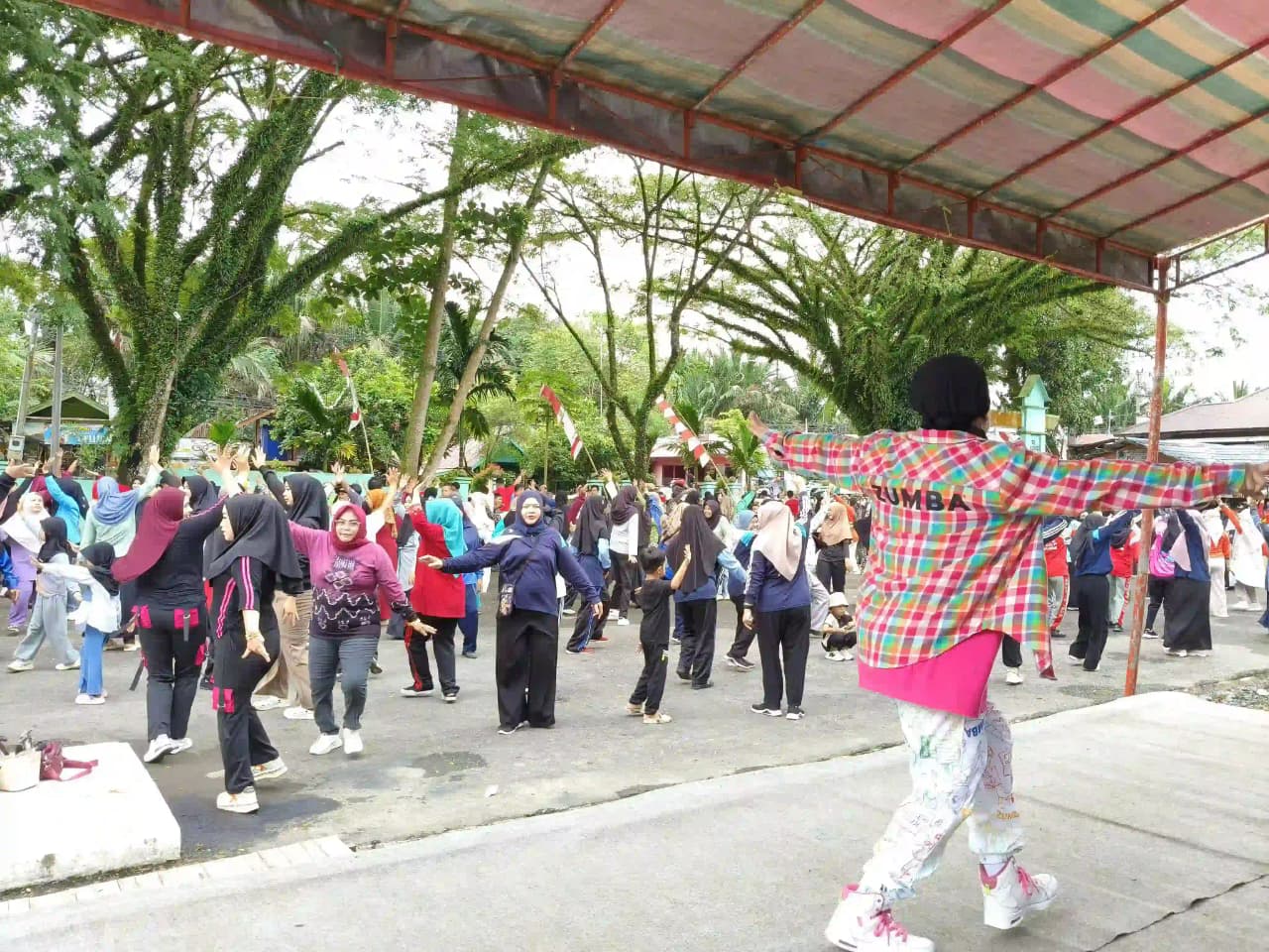Kecamatan Pugaan Gelar Senam Sehat Ceria dalam Rangka HUT Tabalong ke-60