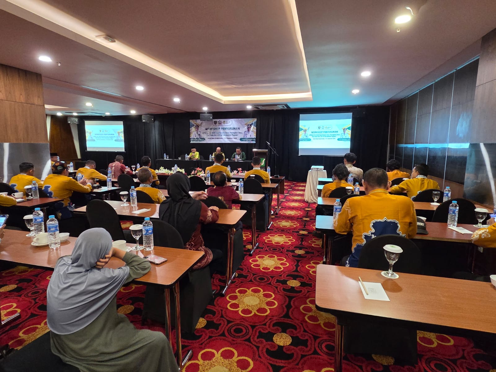 Perangkat Desa se-Kecamatan Pugaan Mantapkan Penyusunan APBDes 2026 pada Workshop di Banjarmasin