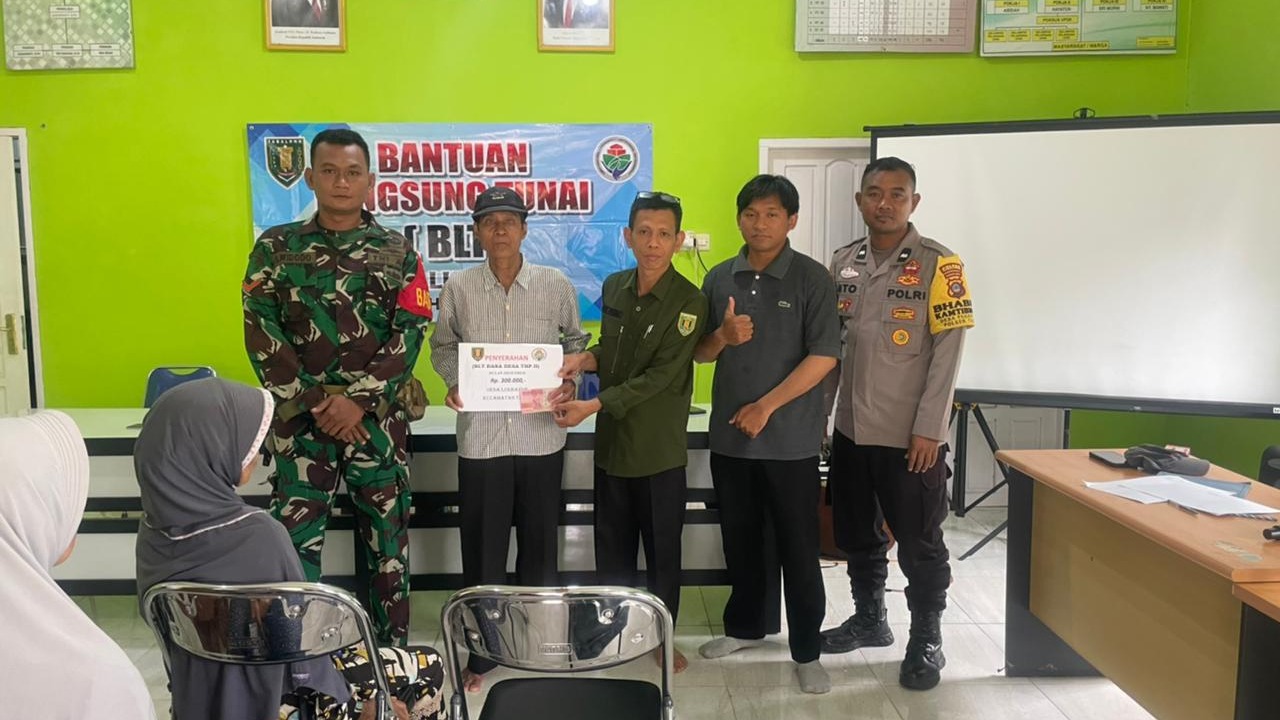 BLT Dana Desa Cair, 28 KPM Desa Lukbayur Terima Bantuan Rp. 300 Ribu