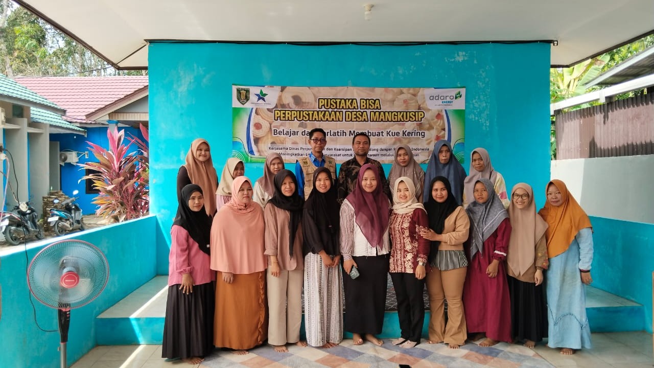 Pelatihan Membuat Kue Kering Desa Mangkusip