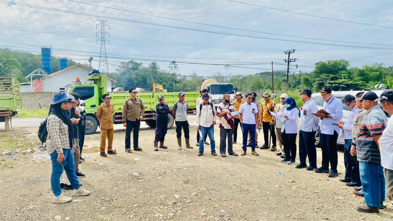 Sidang Lapangan Sengketa Tanah Warga Desa Kapar dan Desa Kasiau Digelar
