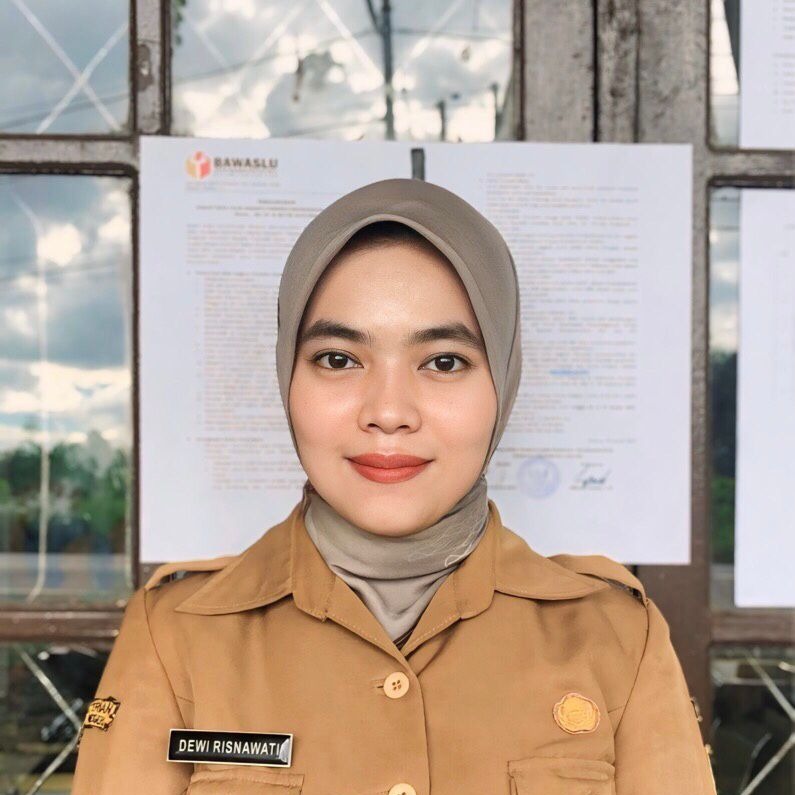 DEWI RISNAWATI