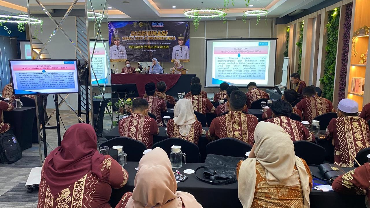 pelatihan diseminasi kepala desa dan perangkat desa se kecatamatan jaro