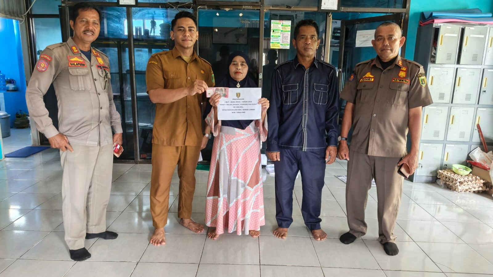 PENYERAHAN BLT DESA BANGKILING