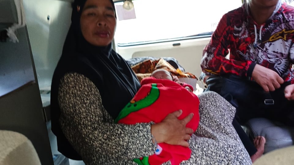Pendampingan ibu dan bayi warga kurang mampu untuk manjalani perawatan kesehatan