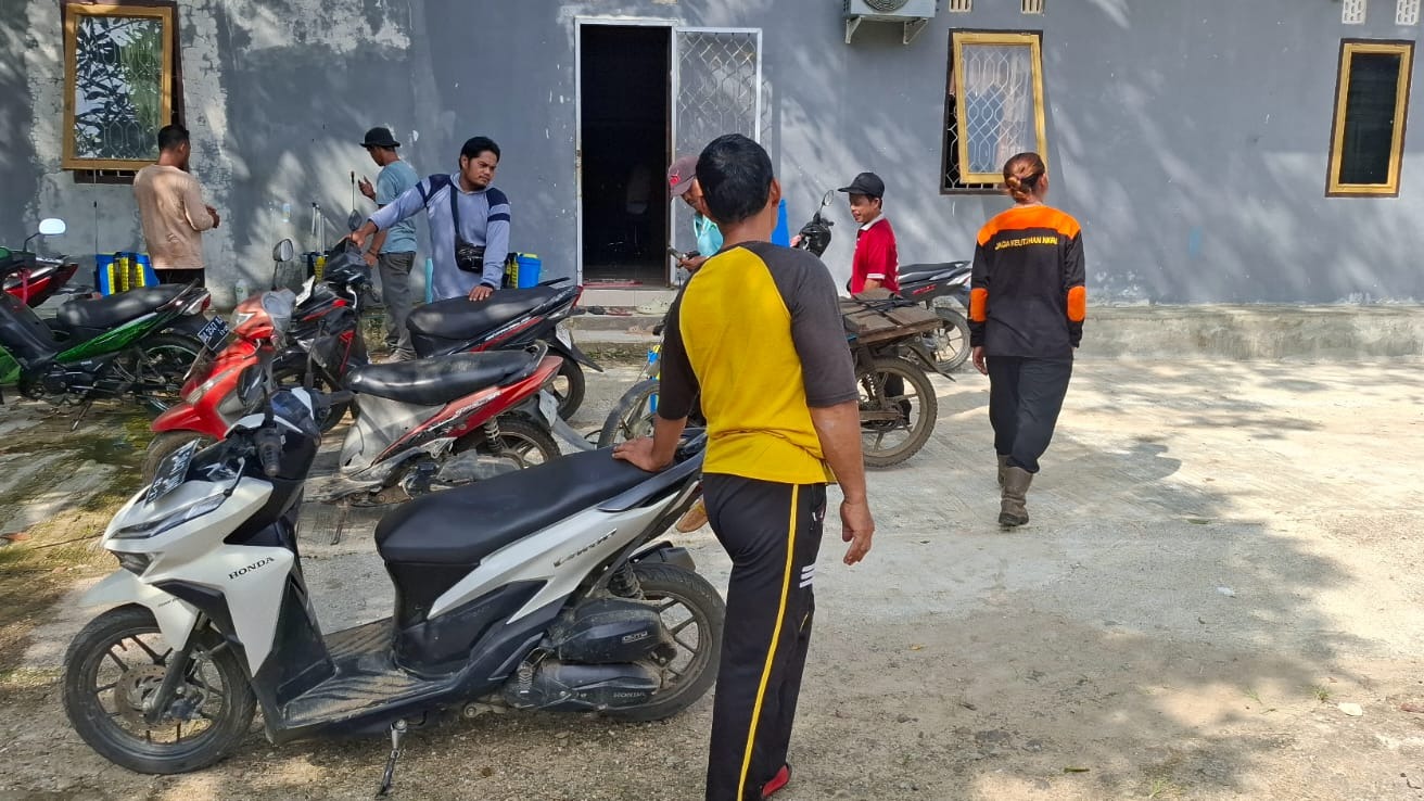 Persiapan Gotong Royong Rutinan Jum'at Bersih