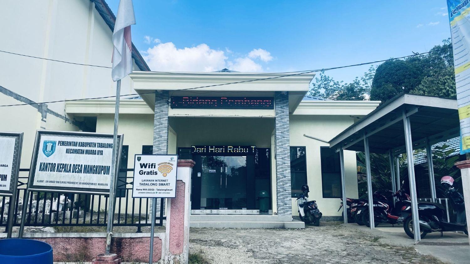 KANTOR DESA MANGKUPUM