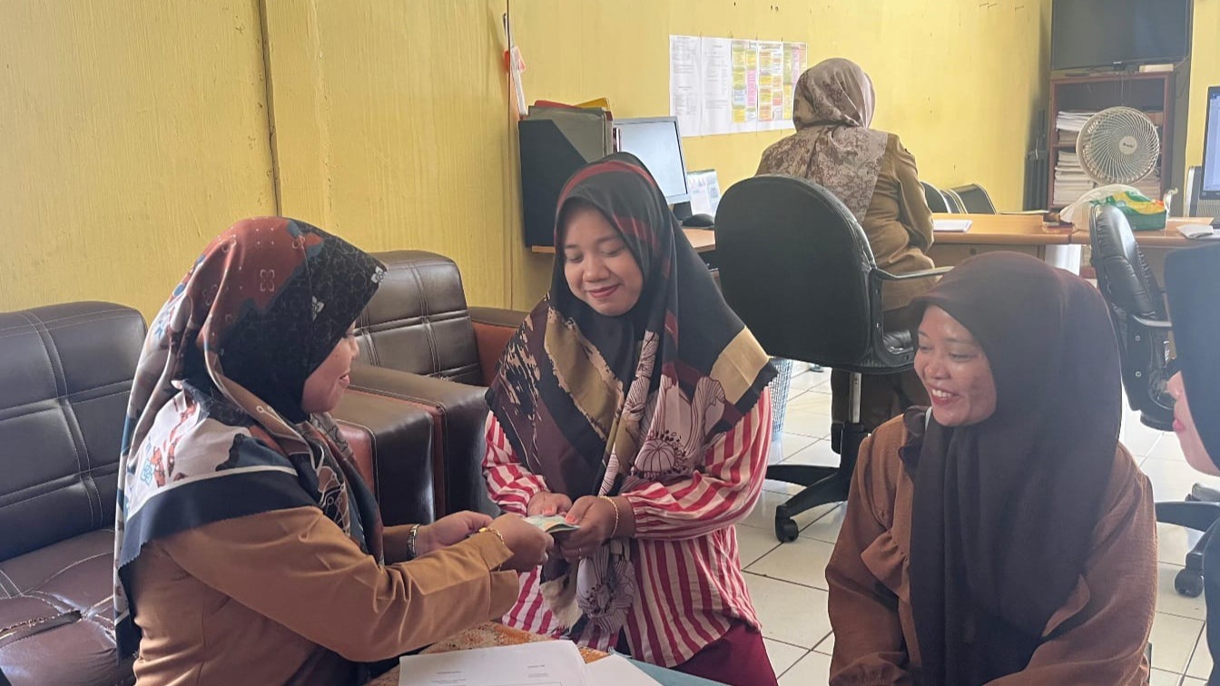 Pembayaran Honorarium Kader Posyandu di Desa Kambitin