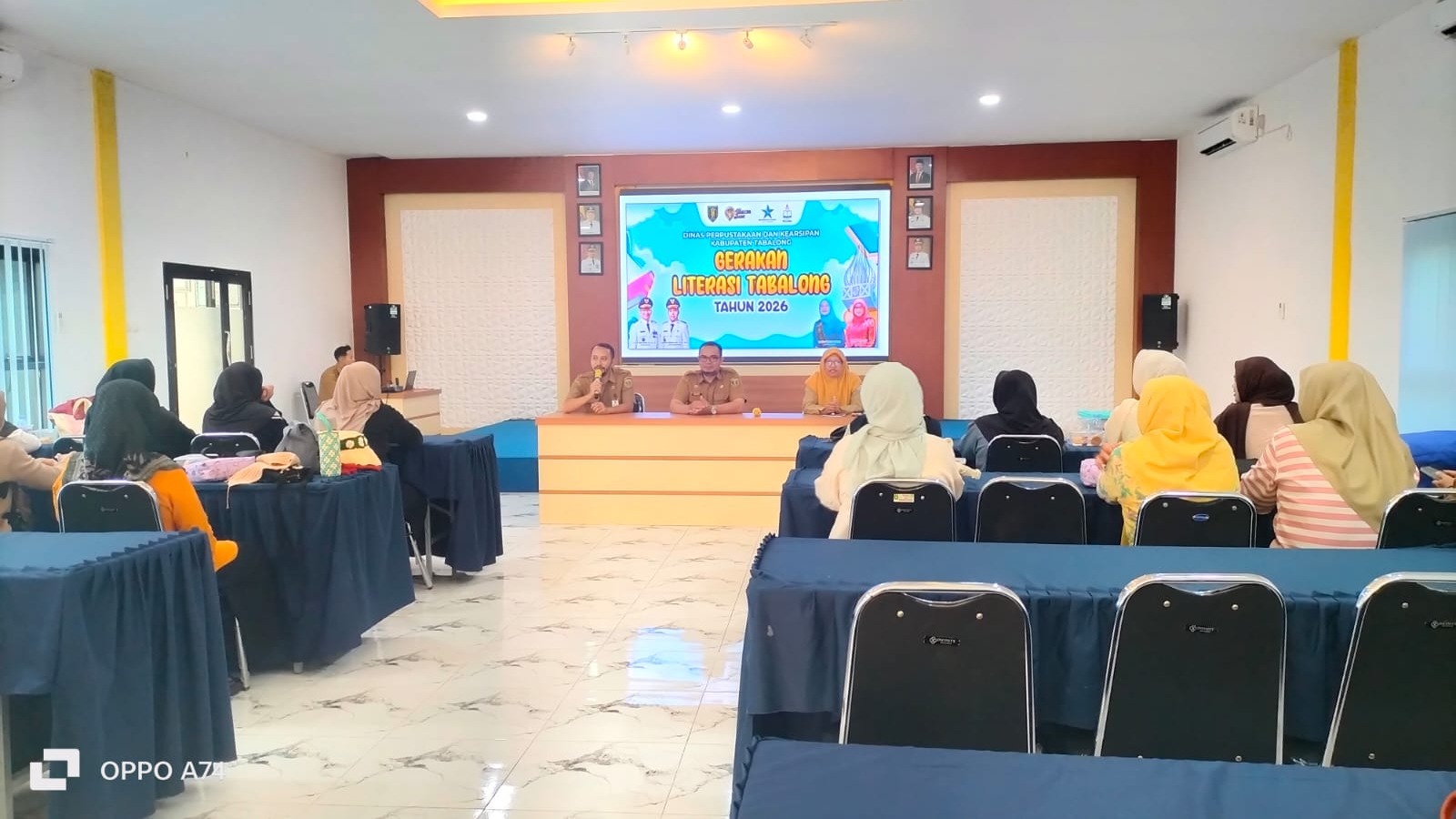 Berdayakan Masyarakat Lewat Gerakan Literasi Tabalong Berbasis Inklusi Sosial :  Pelatihan Keterampilan Merajut di Desa Wayau