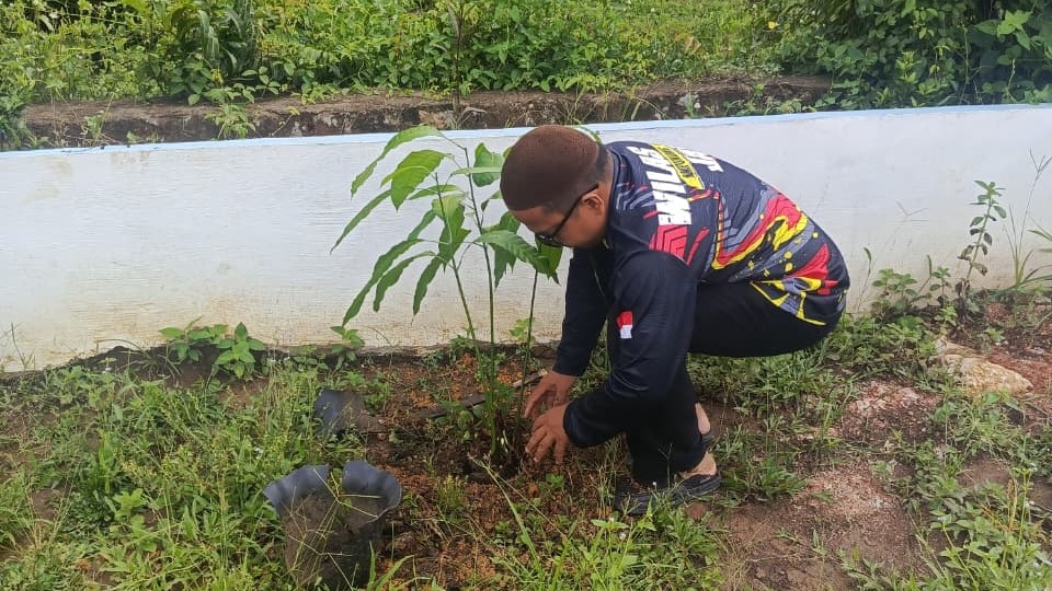 pelaksanaan gema jalin (gerakan masyarakat jaga lingkungan) Desa Ampukung