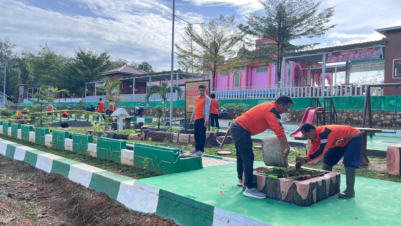 Gema Jalin Aparat Desa Namun Di Lingkuan RTH Desa Namun