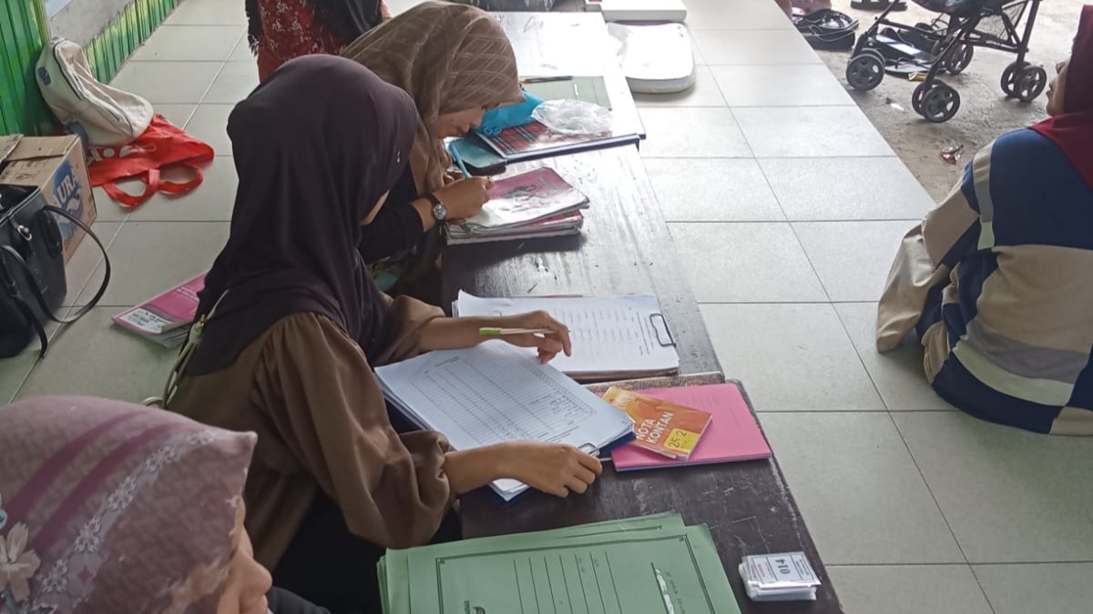 Posyandu kenanga 3 desa Ampukung bulan April