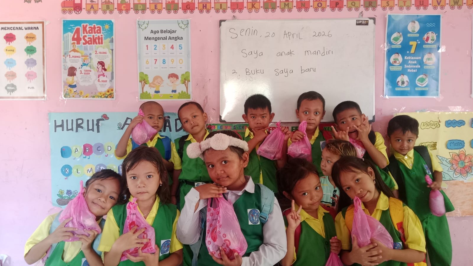Pemberian Makanan Tambahan ( PMT ) 