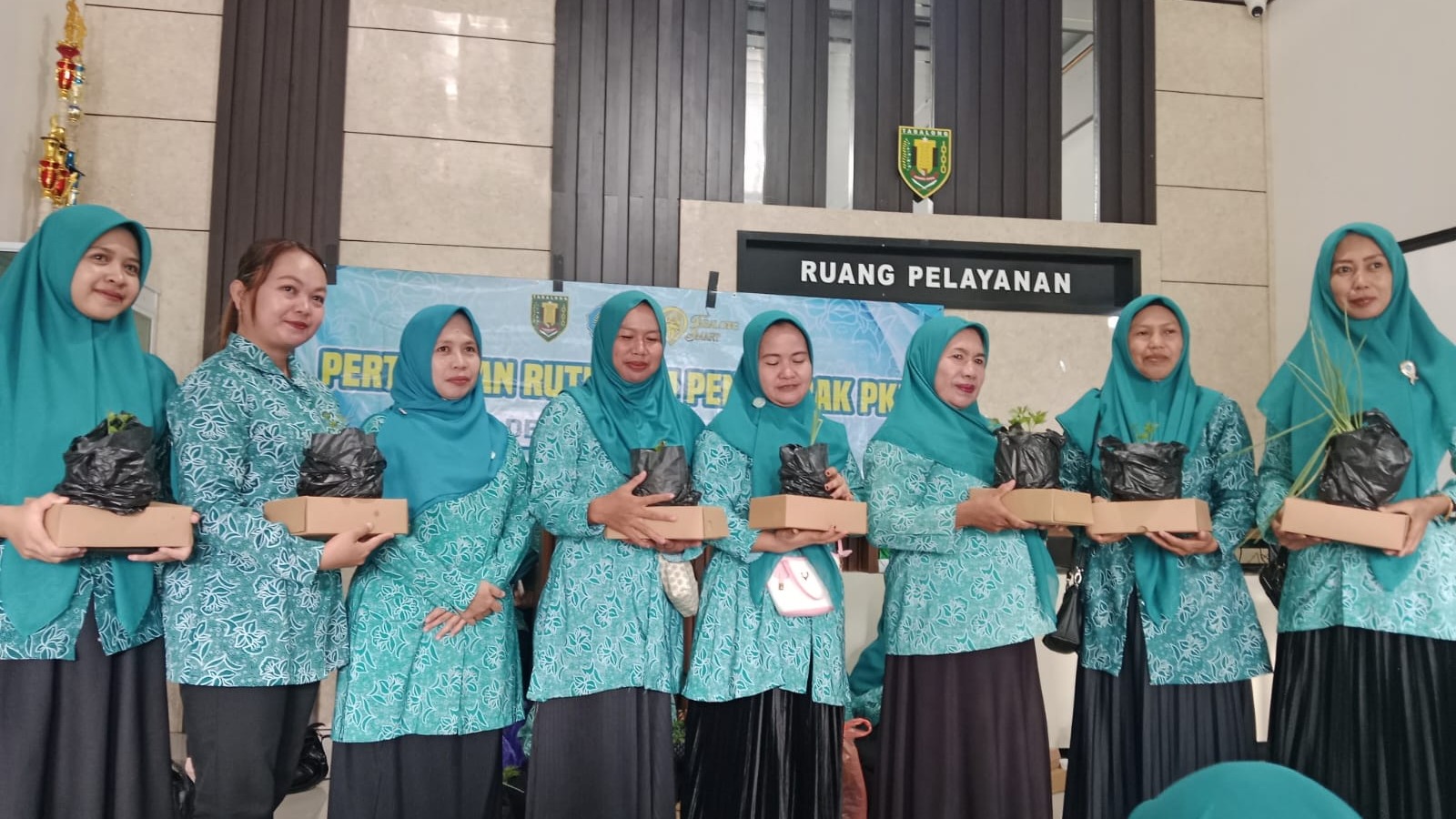 TP-PKK Desa Santuun Ikuti Pertemuan Rutin Bulanan PKK di Desa Mangkupum