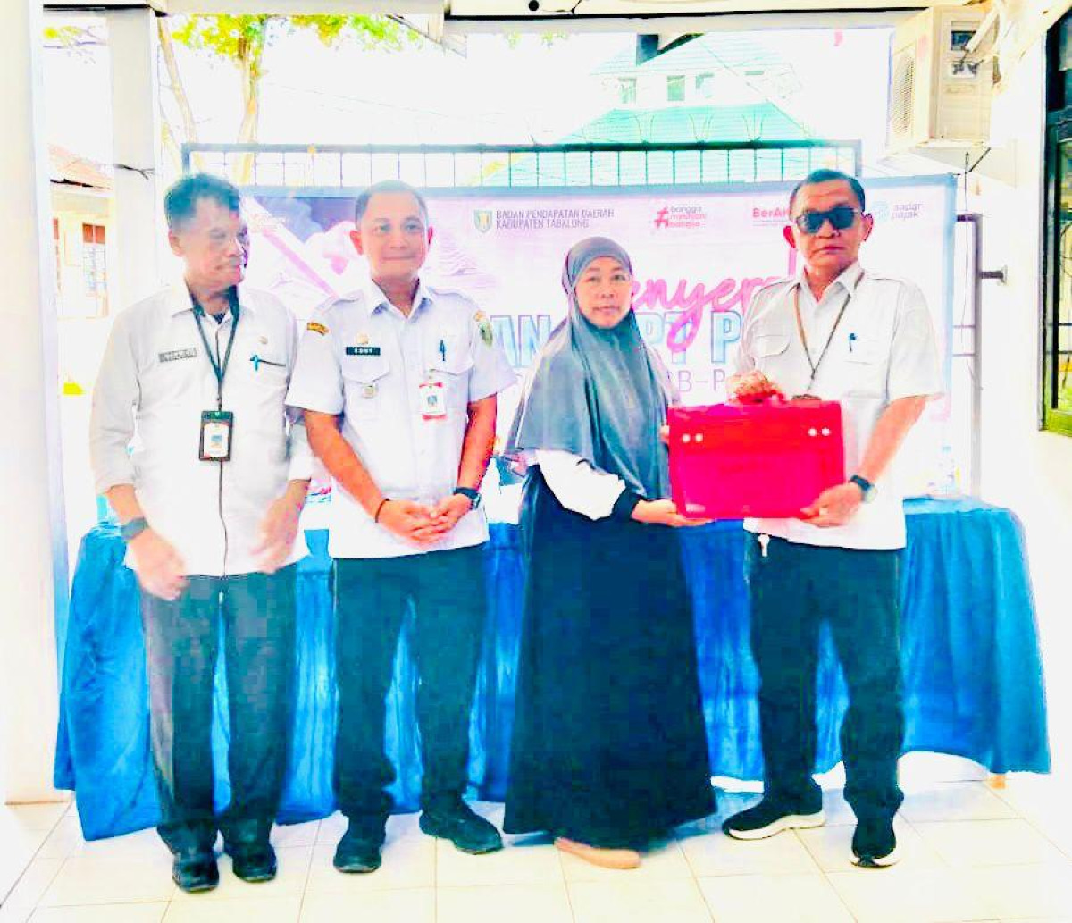 Desa Kapar Terima Penyerahan Pajak PBB Tahun 2026 di Kantor Kecamatan Murung Pudak