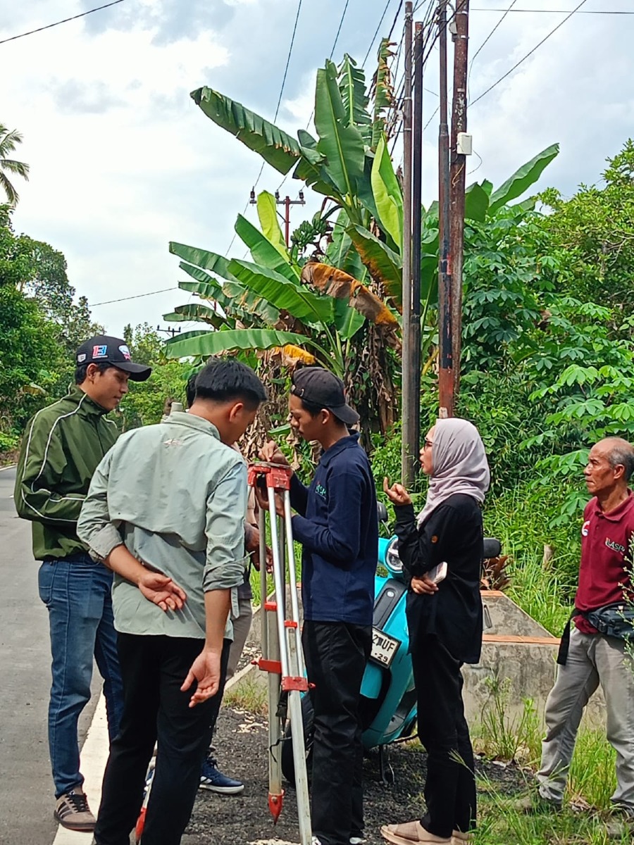 Verfikasi dan Validasi Hasil Pemotretan Foto Udara Pemetaan di Desa Nawin Kecamatan Haruai
