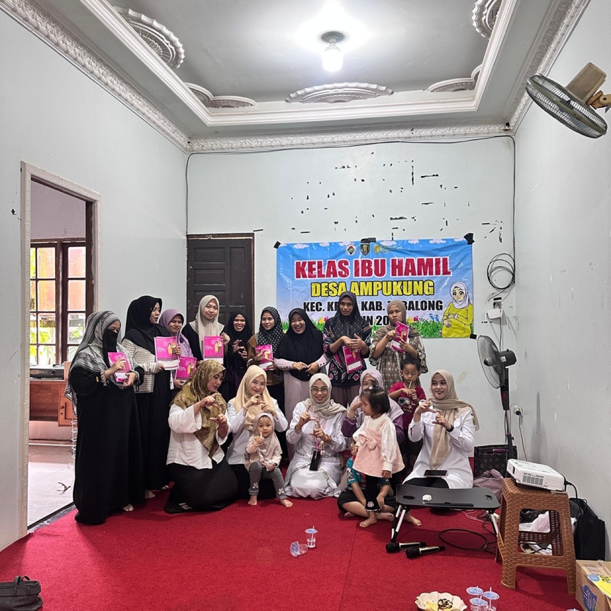 kegiatan kelas ibu hamil di desa Ampukung