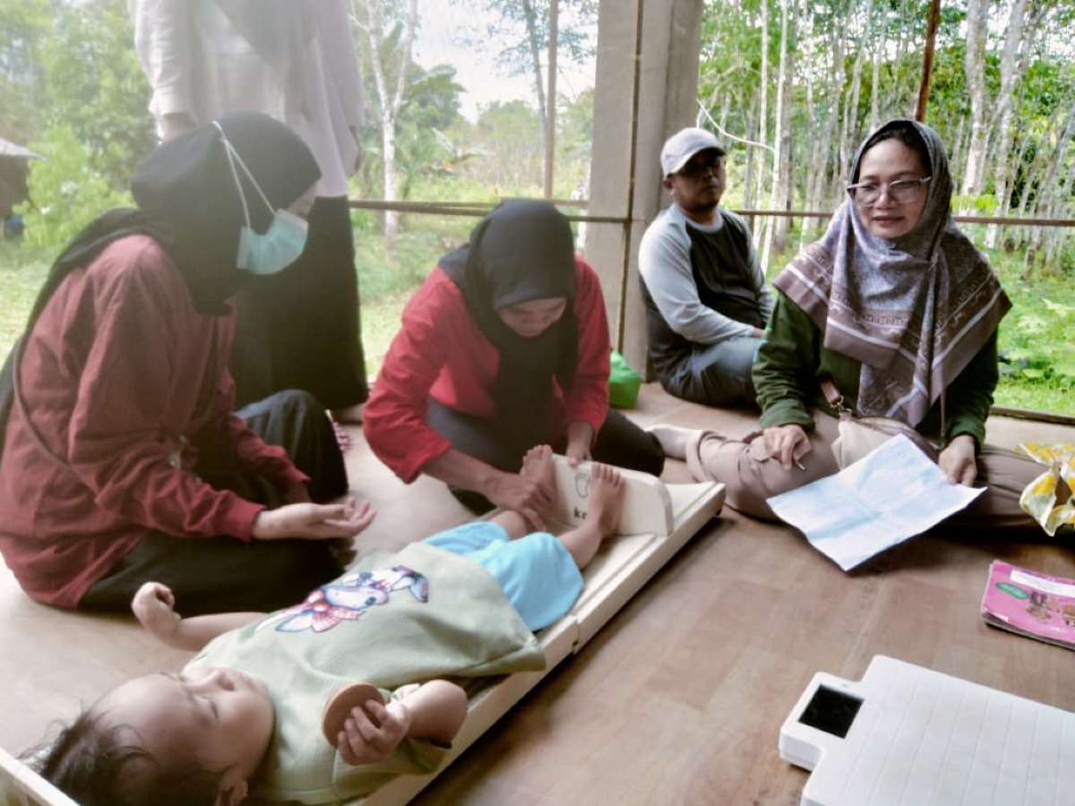 Puskesmas Hikun Gelar Homecare Khusus Balita Stunting di Desa Kambitin