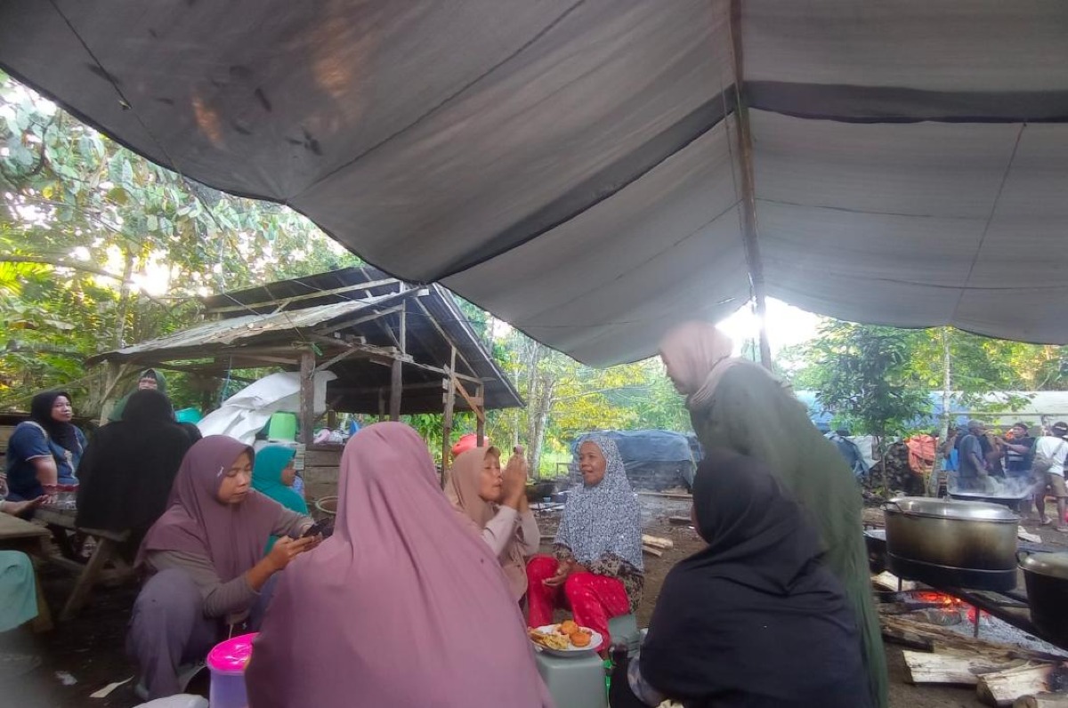 Gotong Royong di Acara Hajatan Pernikahan