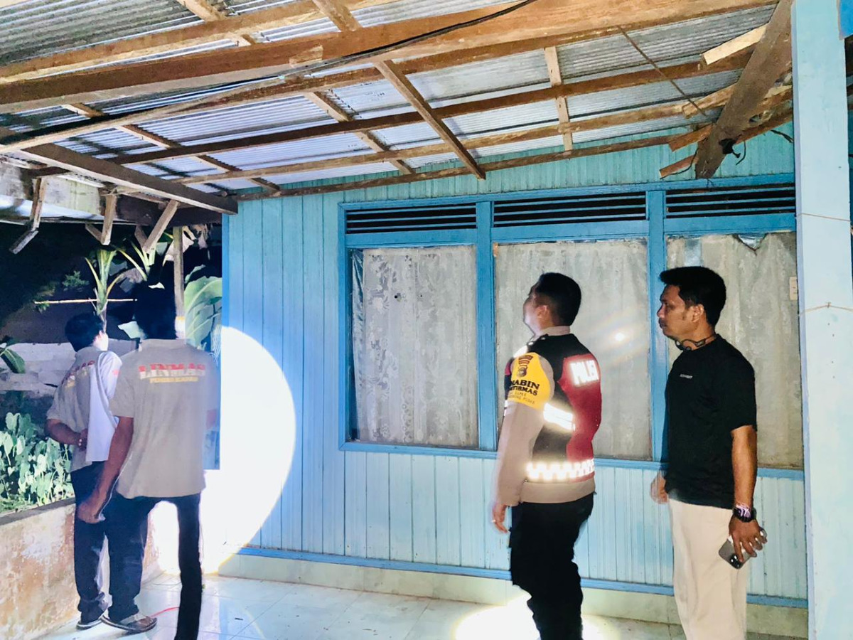 Linmas Desa Kapar Bersama Bhabinkamtibmas Gelar Patroli Kamtibmas Sesuai Surat Edaran Bupati Tabalong