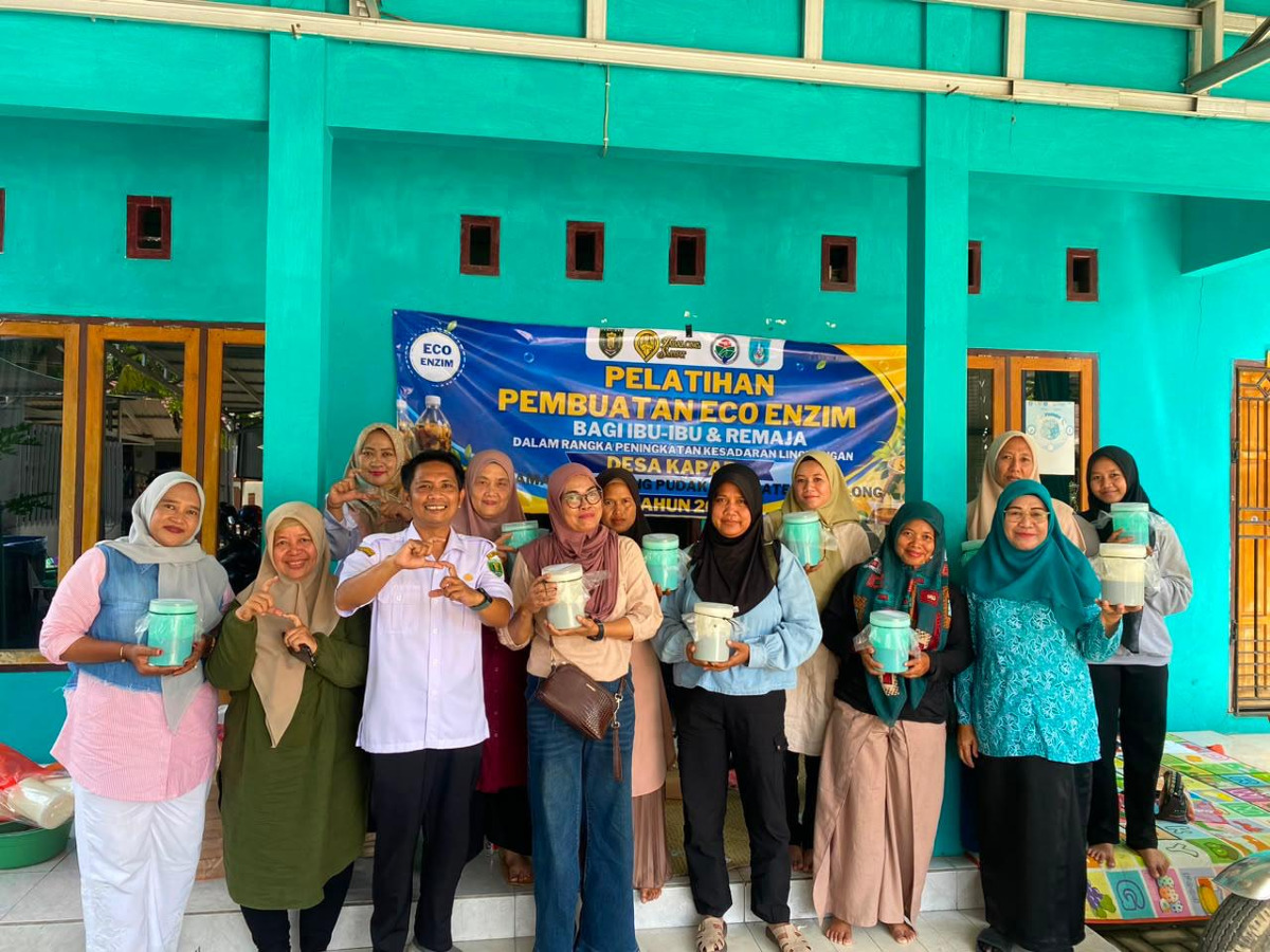 Pemerintah Desa Kapar Gelar Pelatihan Pembuatan Eco Enzim, Dorong Ibu-Ibu Manfaatkan Limbah Organik Bernilai Ekonomis