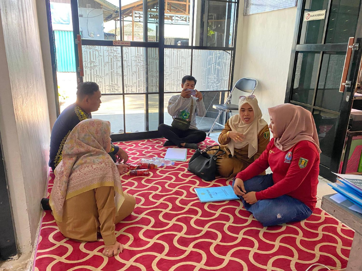 Perkuat Program Lingkungan, Tim ProKlim Kabupaten Tabalong Kunjungi Kantor Desa Kapar Bahas Komitmen Bersama dengan CSR