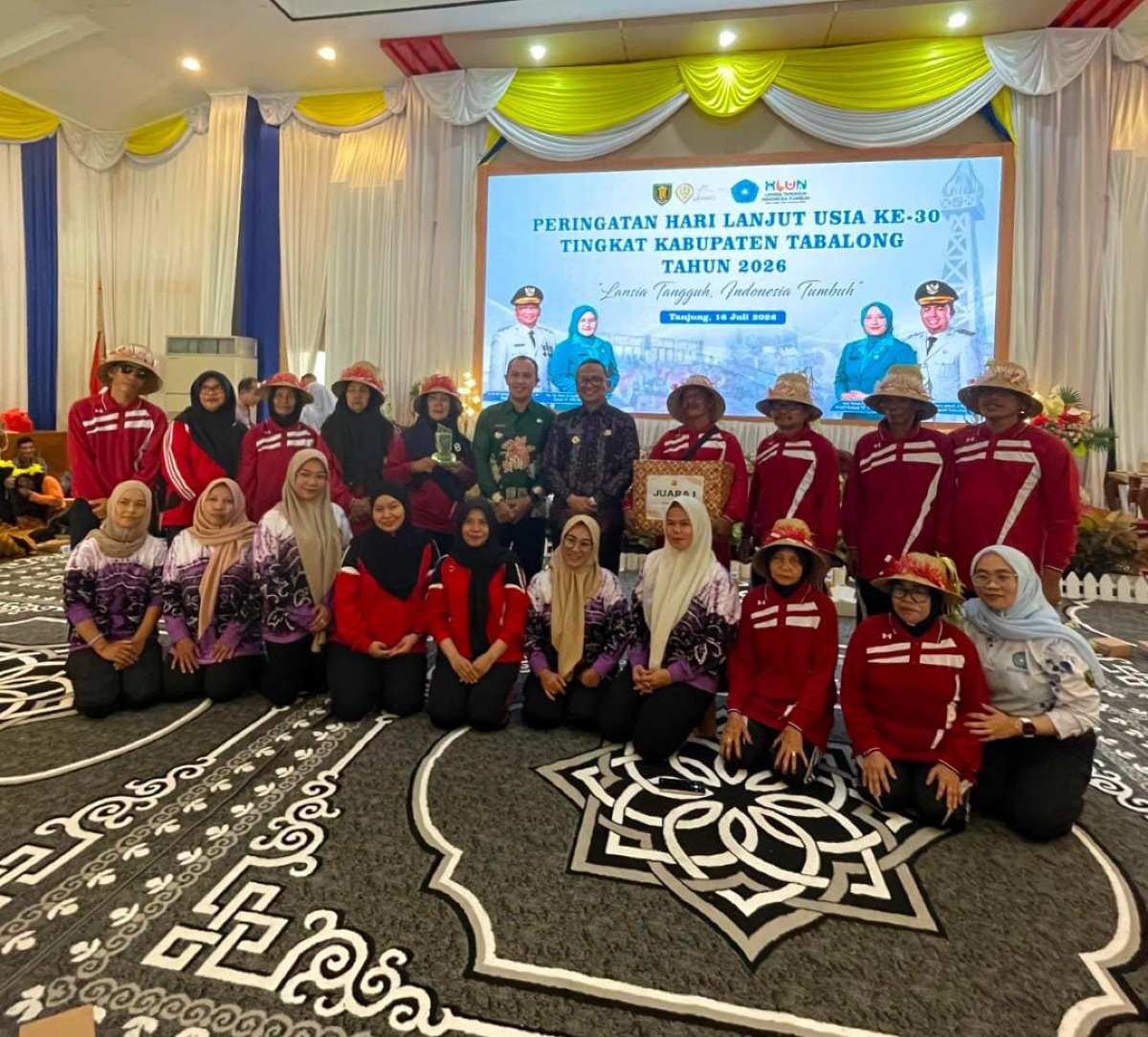 LANSIA Desa Garagata Juara 1 Lomba Yel-yel di Tingkat Kabupaten Tabalong