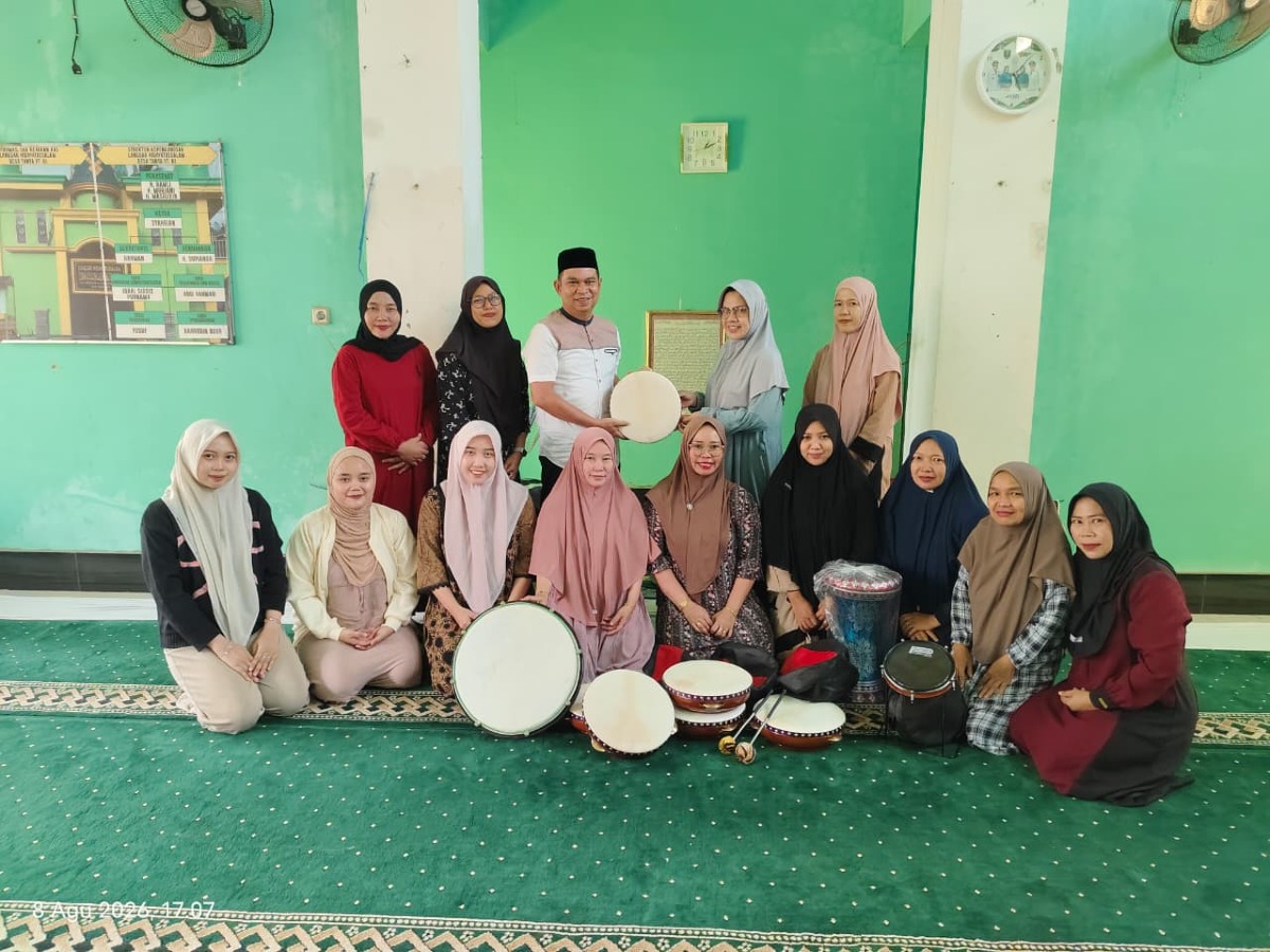 Pemerintah Desa Tanta Salurkan Bantuan Peralatan Habsyi untuk Dukung Kegiatan Maulid Nabi Muhammad SAW