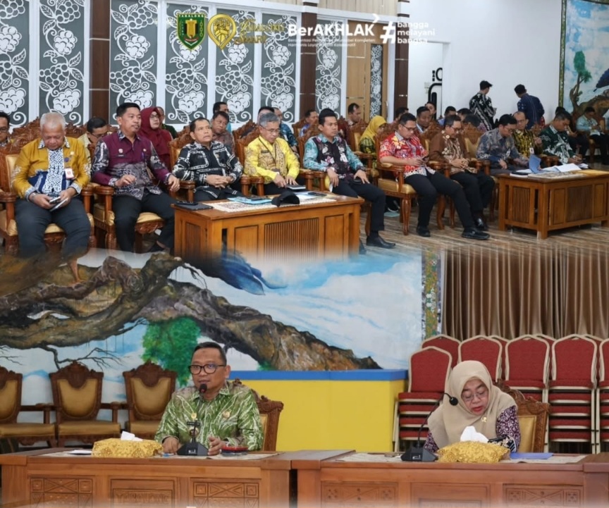 Pimpin Rakor Bulanan, Bupati Tabalong Serahkan Penghargaan dan Perkuat Komitmen Kinerja