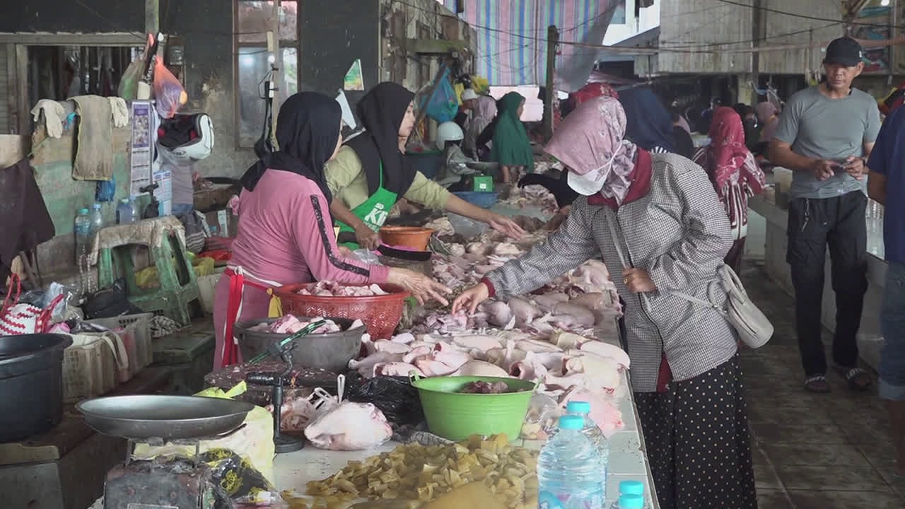 H+3 Lebaran, Harga Daging Ayam dan Cabai Masih Tinggi