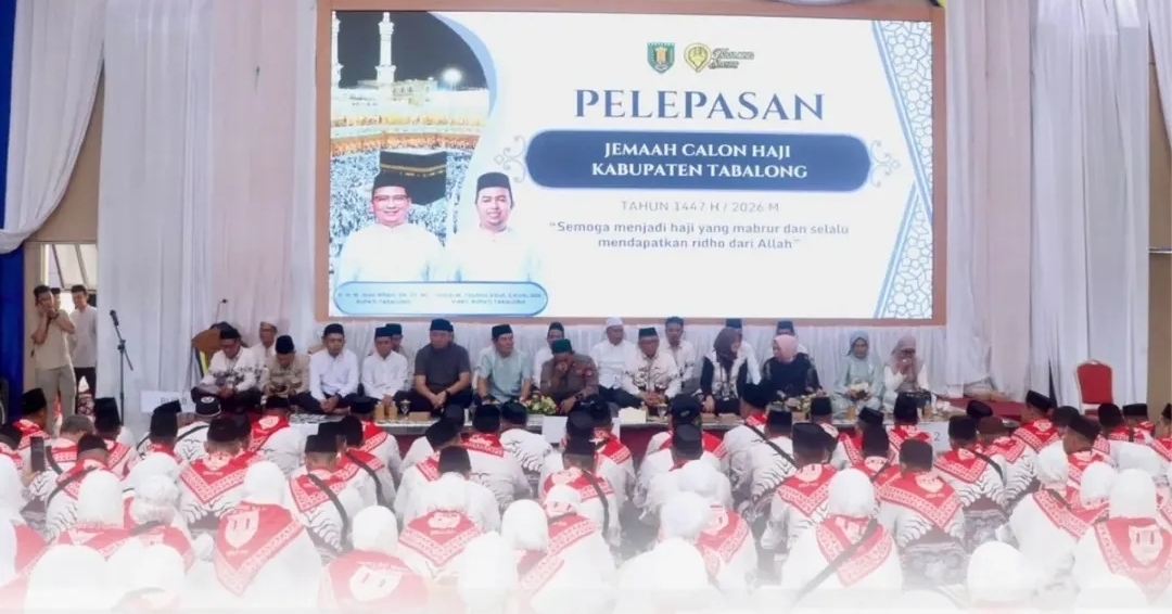 Bupati Tabalong Lepas Jamaah Haji, Titip Pesan Jaga Kesehatan dan Kekompakan