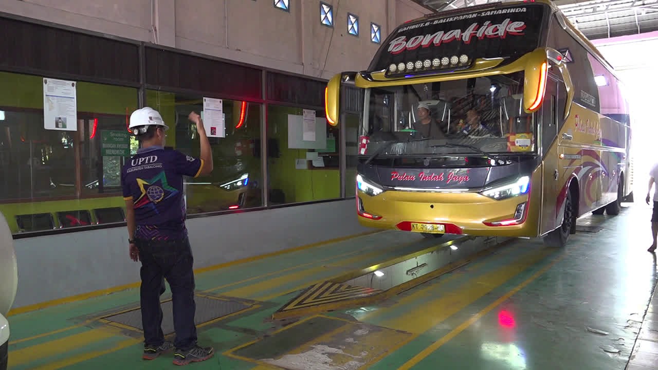 Ramp Check Dishub Tabalong, Bus Jamaah Haji Dipastikan Aman dan Siap Berangkat
