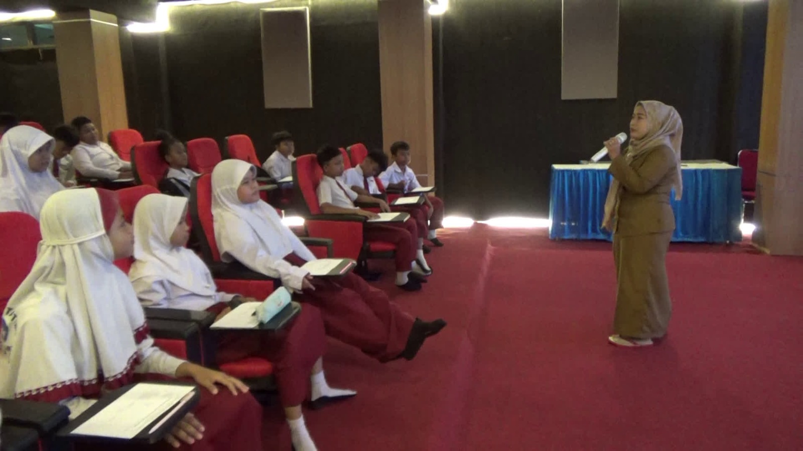 Belajar Sambil Berwisata, Murid SD Tanta Timur Diajak Kenal Lebih Dekat Perpustakaan Daerah