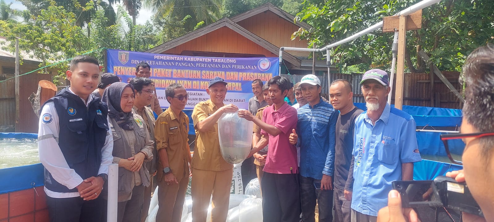 Penyerahan Bantuan Sarana dan Prasarana Budidaya ikan
