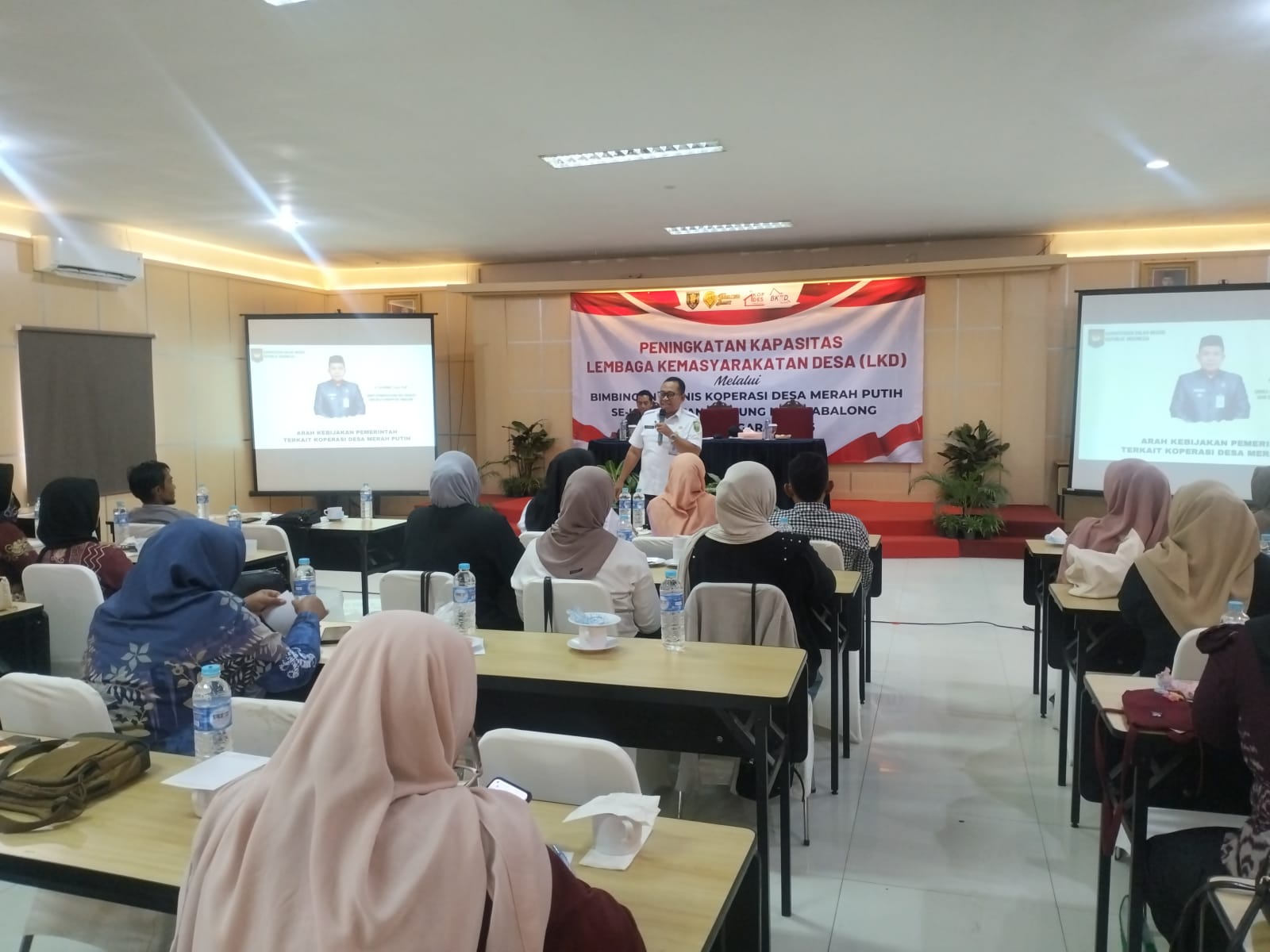 Optimalkan Ekonomi Desa, Sekretaris DPMD Tabalong Beri Pembekalan Pengaturan Koperasi di Tanjung