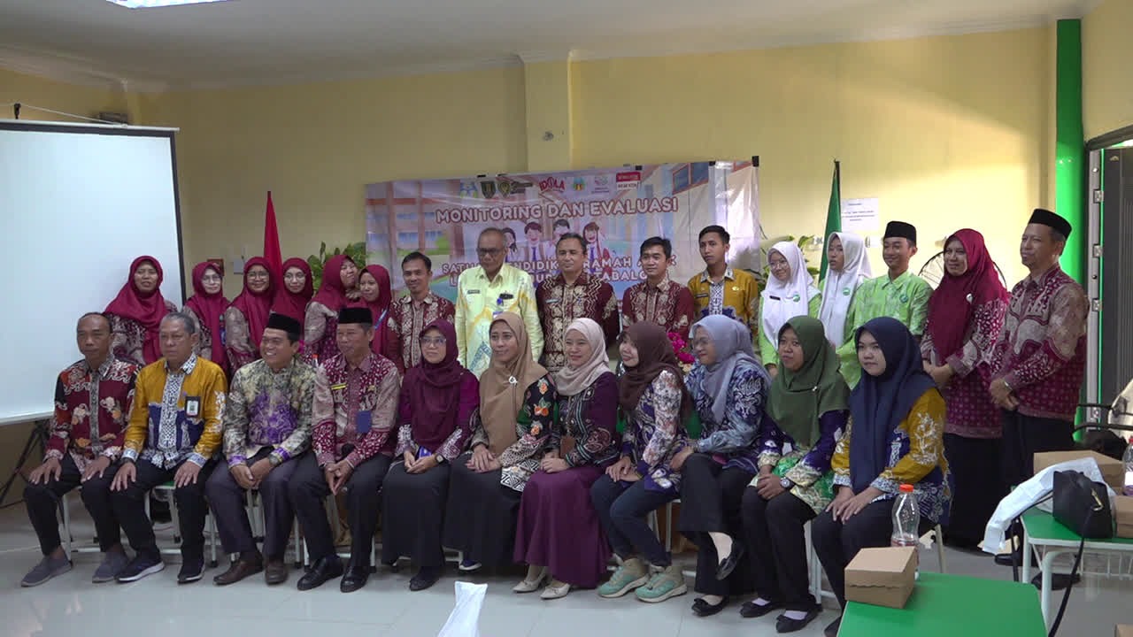 Dinsos P3AP2KB Tabalong Monitoring Dan Evaluasi Penerapan SRA Di MTSN 4 Tabalong