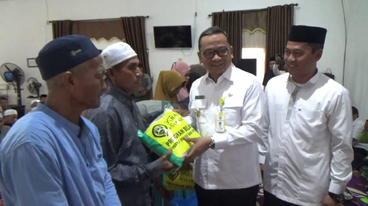 Hadiri Halal Bihalal di Tanta, Bupati Serahkan Program Bela Tani kepada Penerima