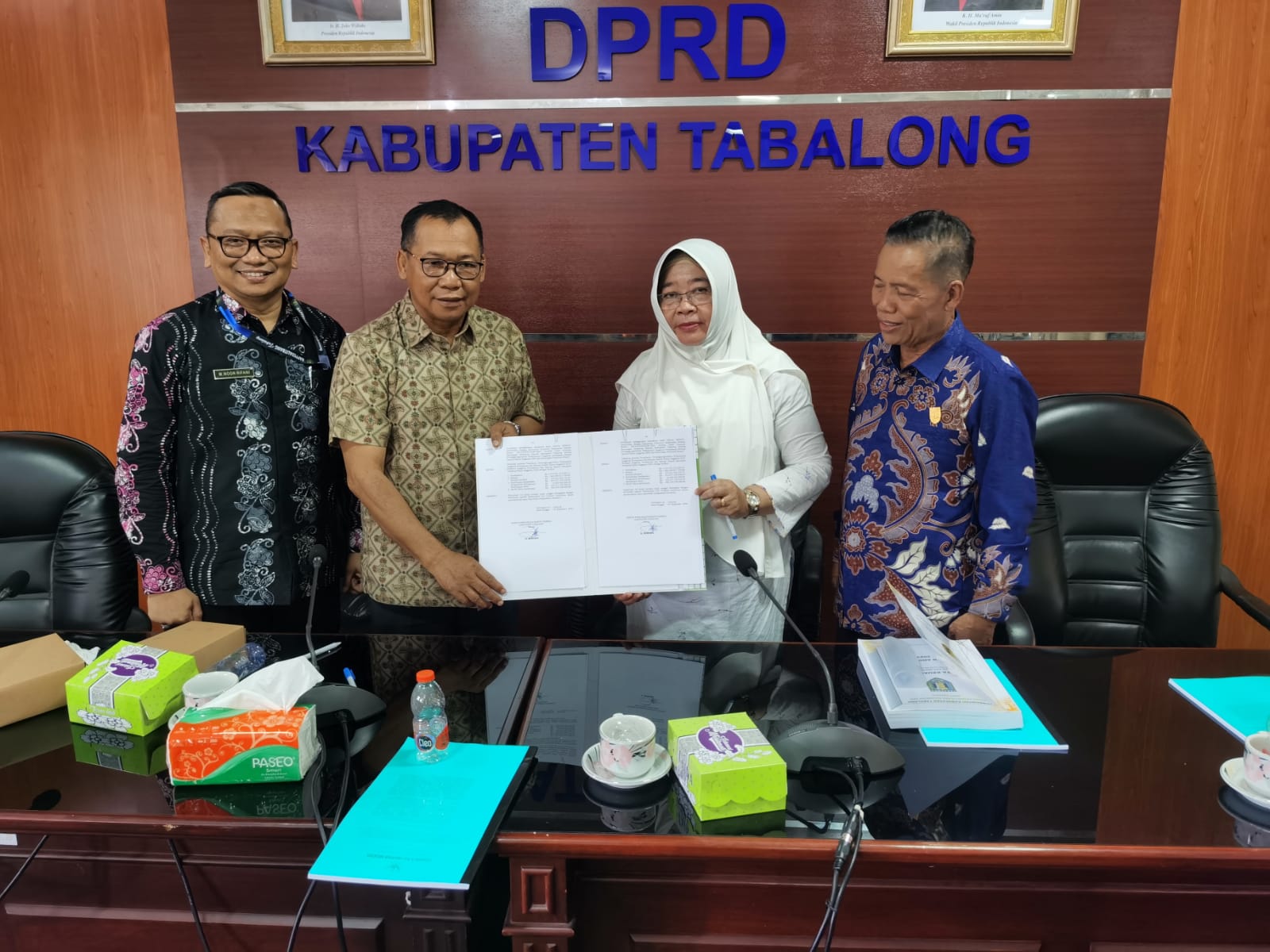 Penandatanganan Raperda dan Raperbup Pertanggungjawaban APBD Kabupaten Tabalong Tahun Anggaran 2022