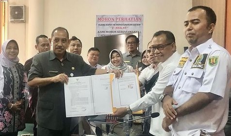 Penandatanganan Hasil Kesepakatan Pimpinan dan Anggota Banggar DPRD terhadap Keputusan Gubernur Kal-Sel tentang Hasil Evaluasi Raperda Kab.Tabalong dan Raperbup Kab.Tabalong APBD 2023