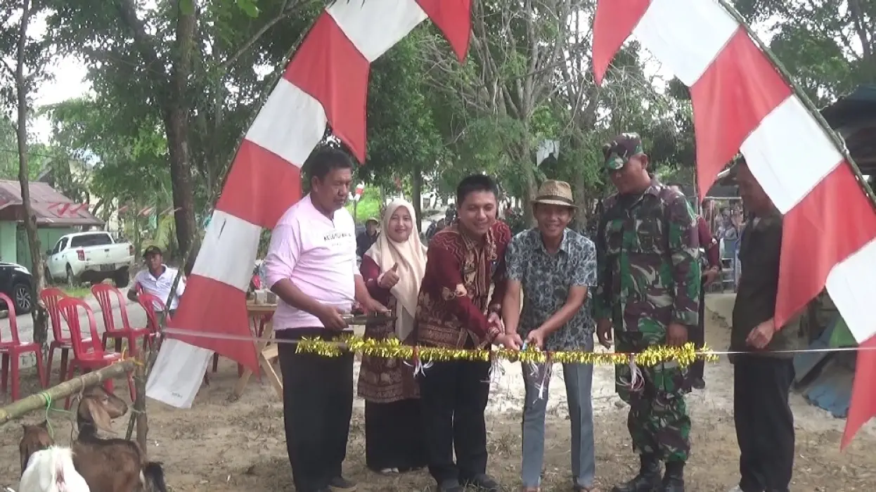 Desa Kambitin Raya Resmikan Pasar Hewan, Permudah Pemasaran Ternak Warga