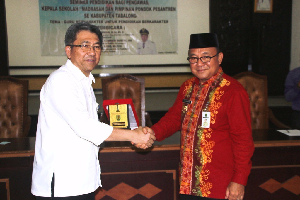 Bappeda Tabalong Gelar Seminar Pendidikan Dalam Pembentukan Karakter Bangsa