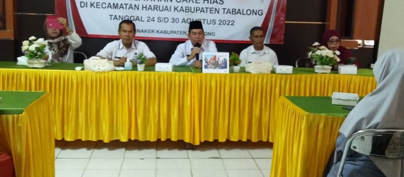 pembukaan Bimbingan Teknis Wira Usaha Baru (WUB) Pelatihan Cake Hias bertempat di Aula Kantor Kecamatan Haruai Kabupaten Tabalong