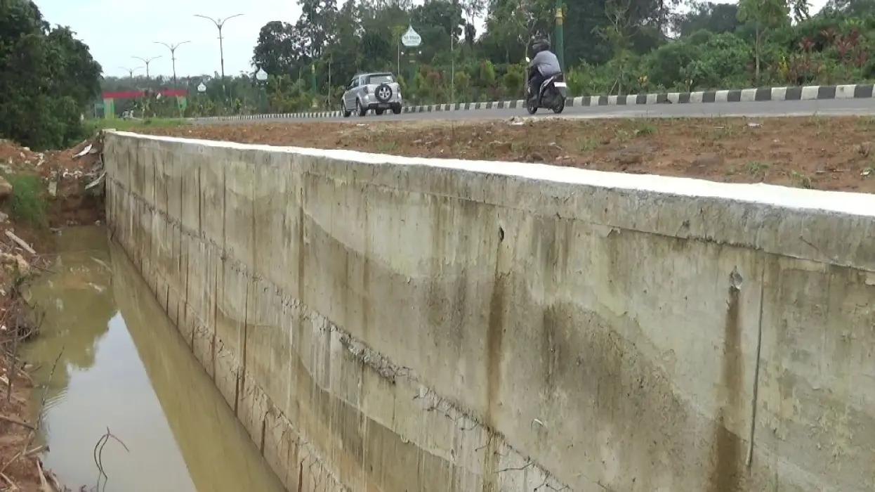 Antisipasi Longsor, Dinas PUPR Perbaiki Siring di Jalan Nan Sarunai
