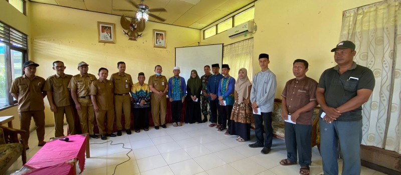 Pemberian Hadiah MTQ yang juara