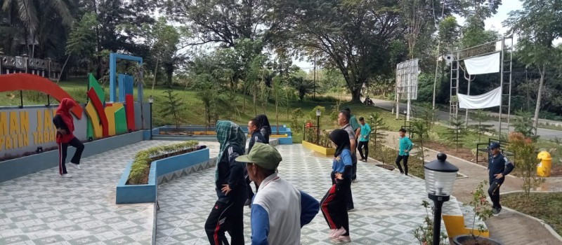 Senam Pagi Kecamatan Jaro