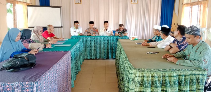 Rapat Koordinasi Kelengkapan Berkas Peserta MTQ Kecamatan Kelua
