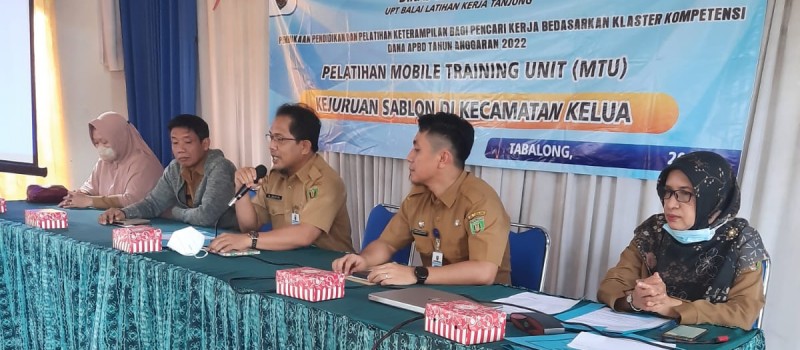 Pembukaan Pelatihan Non Institusional Mobile Training Unit (MTU) Kejuruan Sablon Di Kecamatan Kelua