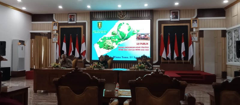 Menghadiri Rapat UII Publik RPJMD 2025-2029 dan RPJPD 2025-2045