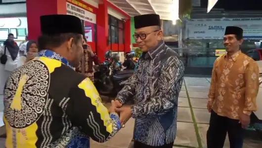 Tingkatkan Semangat Bertanding, Bupati Tabalong Kunjungi Kafilah MTQ di Banjarbaru